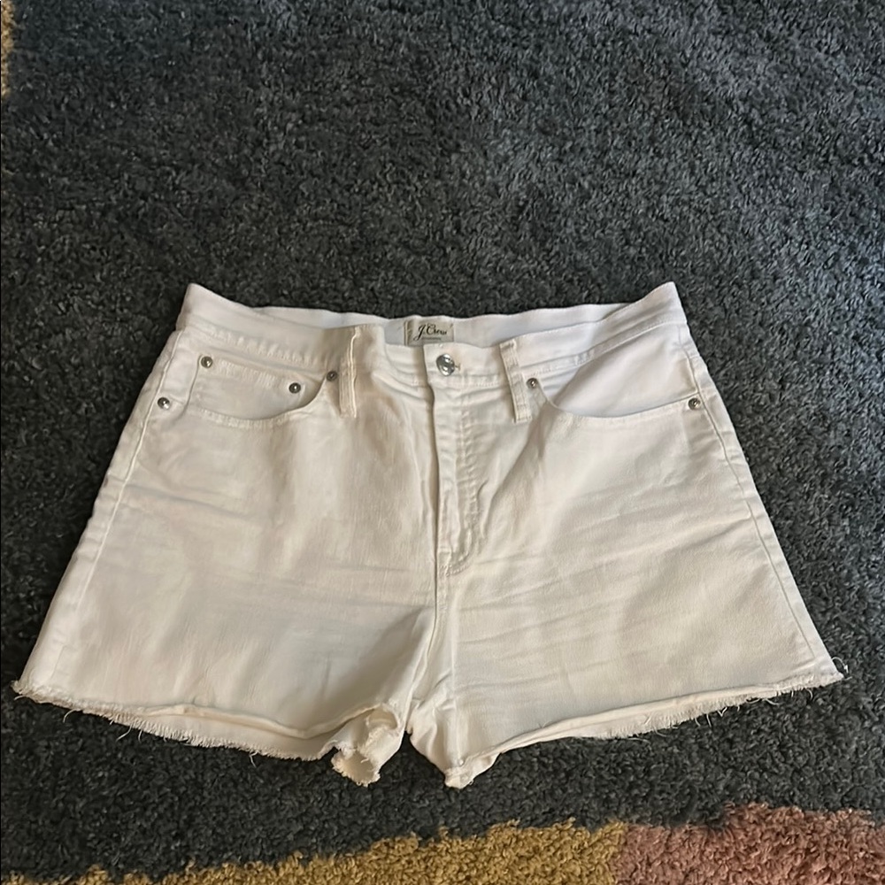 White Jean Shorts High-Waisted Frayed Hem